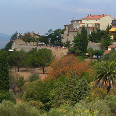Un village dans la campagne provençale